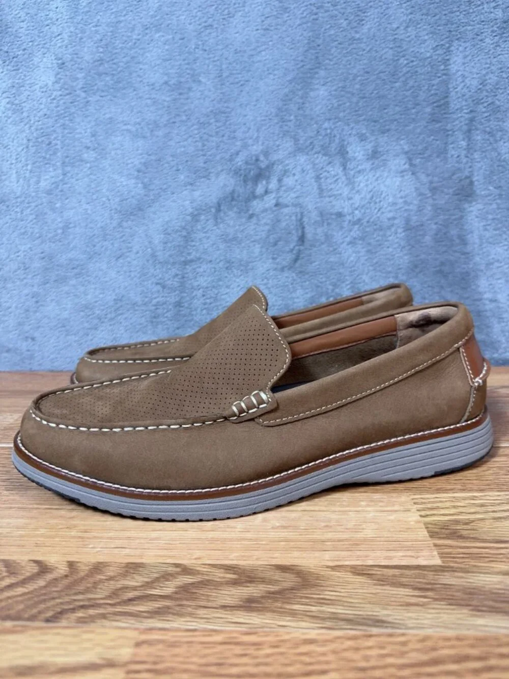 Johnston & Murphy Upton Perfed Venetian Loafer Men's 12M Snuff Nubuck Slip On